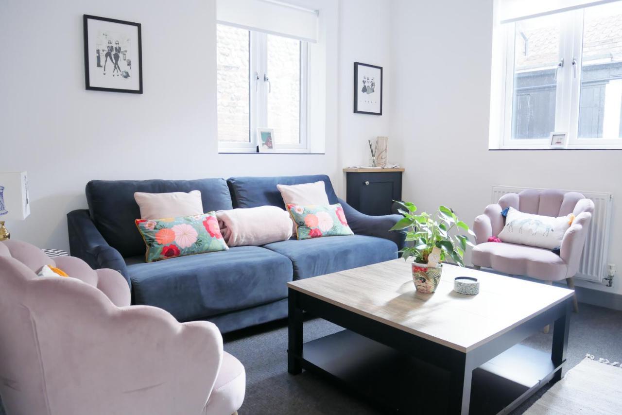 2 Bed Luxury Duplex In Heart Of Holt